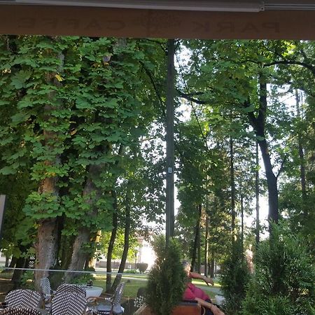 Park Rooms Dugo Selo Buitenkant foto