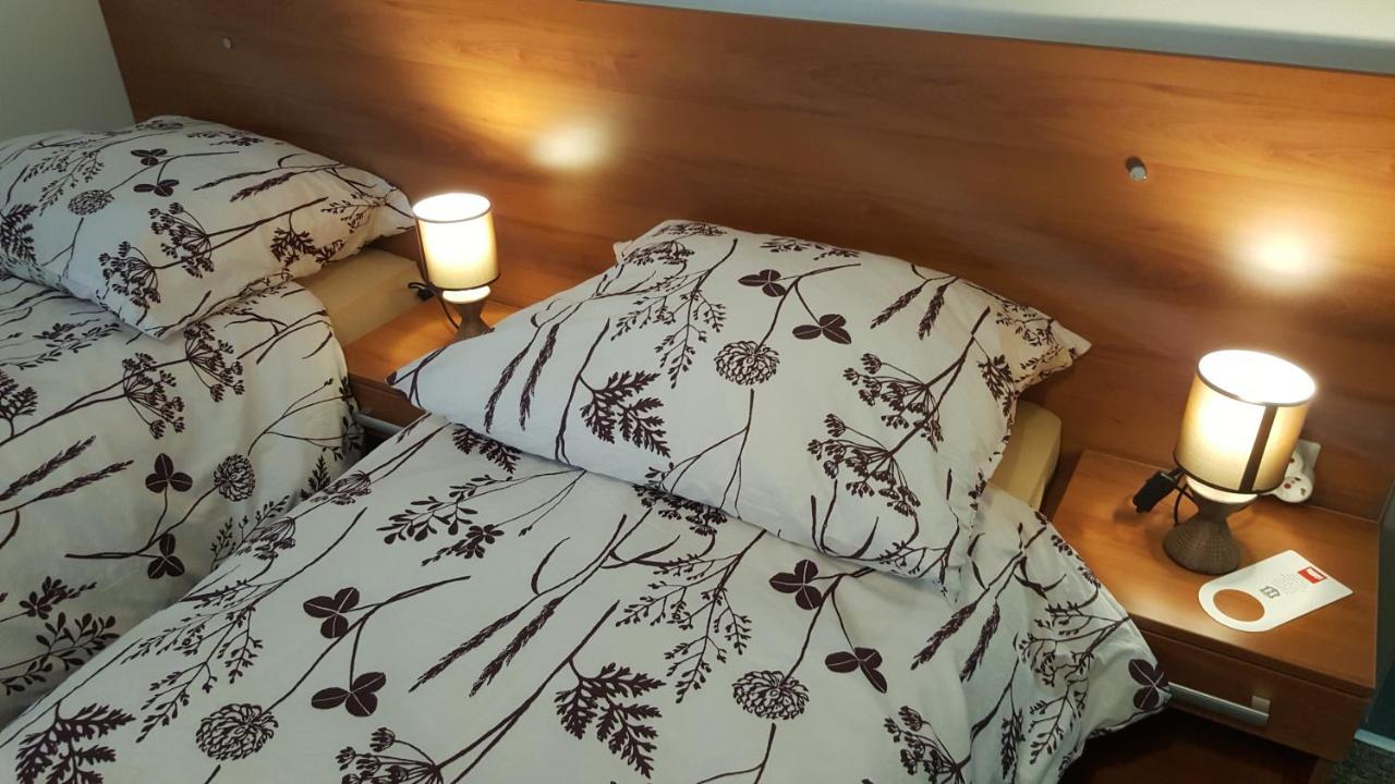 Park Rooms Dugo Selo Buitenkant foto