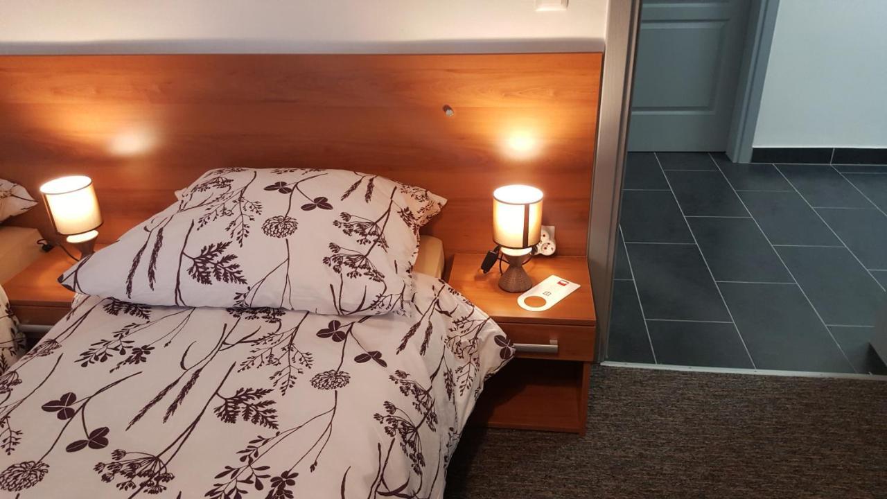 Park Rooms Dugo Selo Buitenkant foto